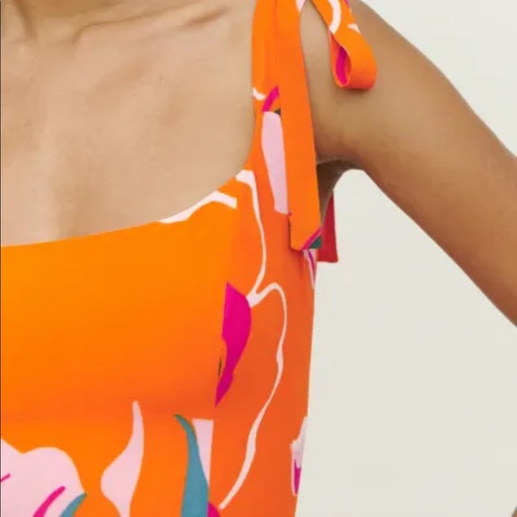 Reformation Besse Dress in Electra - Picture 3 of 9